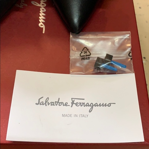 Salvatore ferragamo heels - Picture 3 of 7